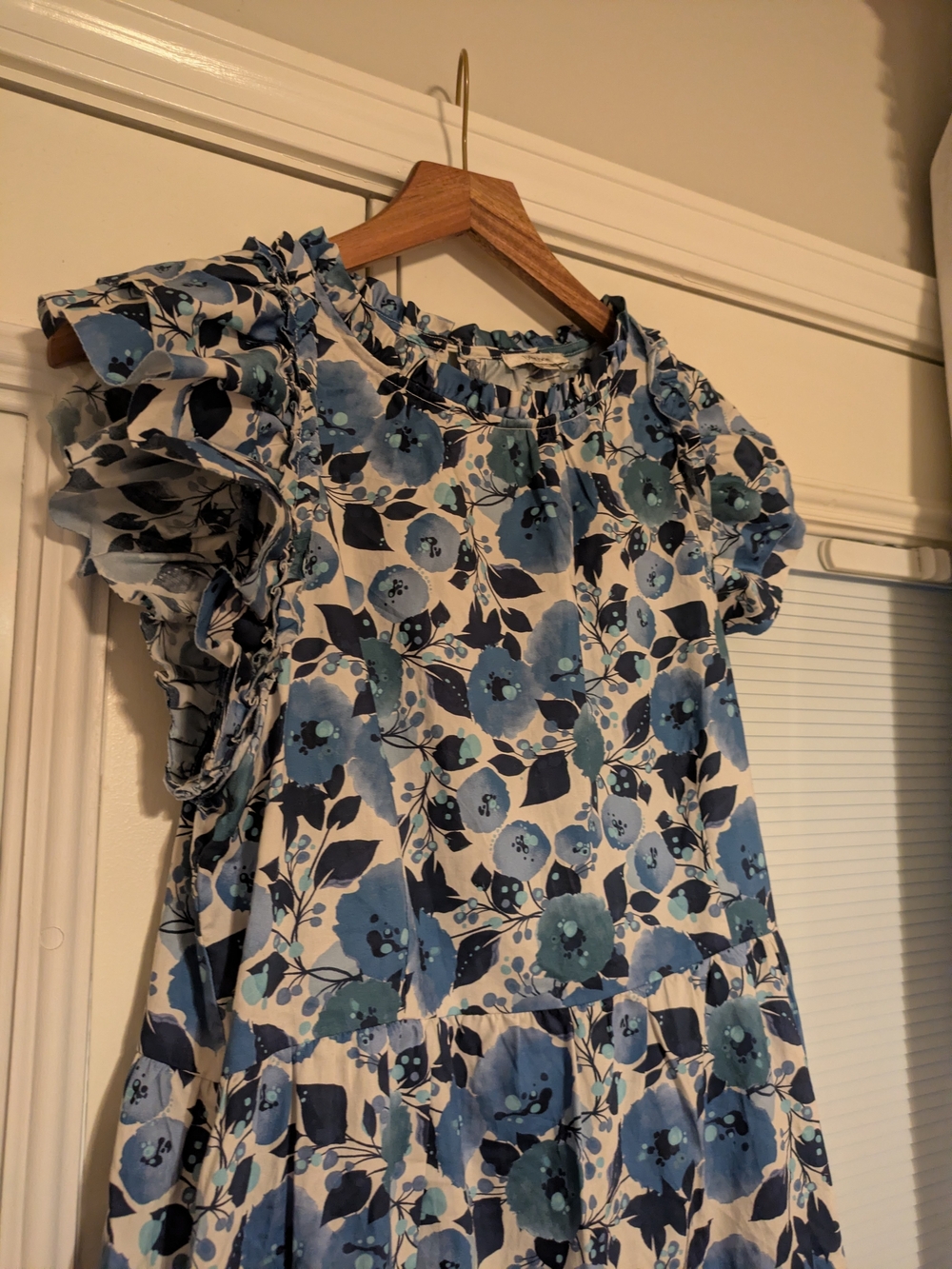 Tyler Boe Blue Floral Ruffle Sleeve Casual Dress